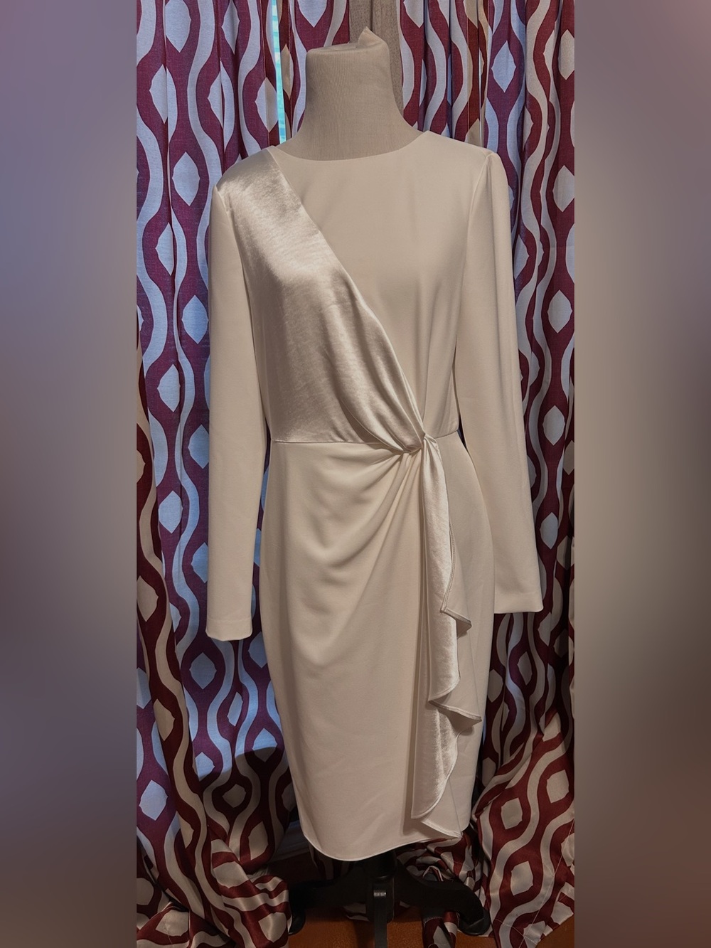 Donna Karan Cream Long-Sleeve Twist-Detail Dress
